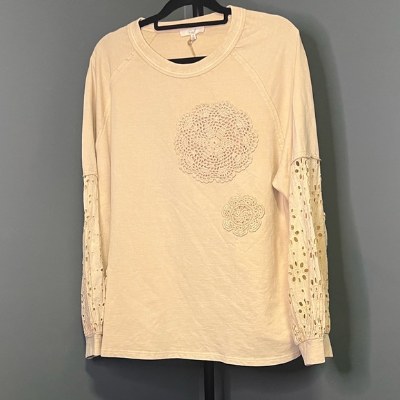 Easel Cream Crochet Detail Long Sleeve Top - Picture 5 of 9